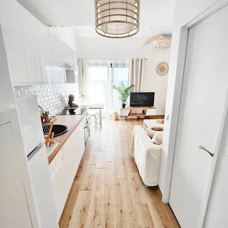 Plage 100m, Piscine Chauffee, Vue Mer Imprenable Apartment Frejus