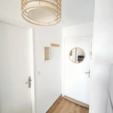 Plage 100m, Piscine Chauffee, Vue Mer Imprenable Apartman *