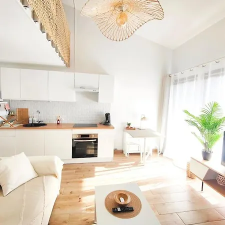 Apartament Plage 100m, Piscine Chauffee, Vue Mer Imprenable Fréjus