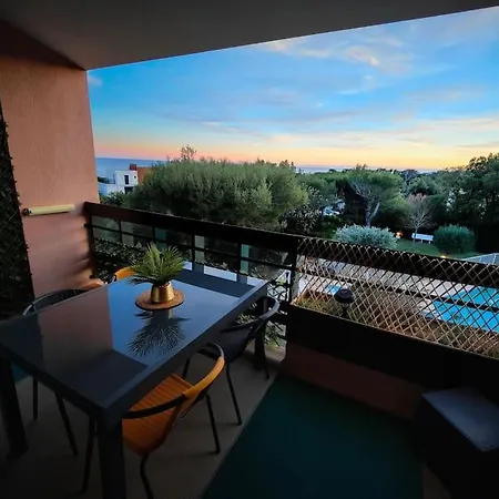 Plage 100m, Piscine Chauffee, Vue Mer Imprenable Apartament Fréjus